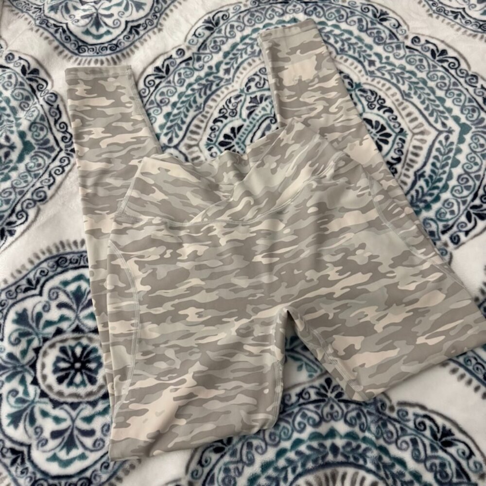 Alphalete Surface Camo Leggings